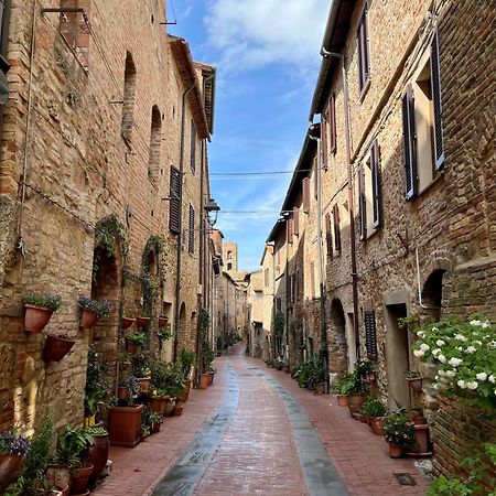 Appartamento Mirella In Centro Storico 卡索莱代尔萨 外观 照片