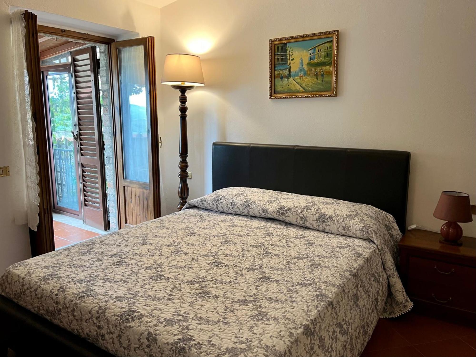 Appartamento Mirella In Centro Storico 卡索莱代尔萨 外观 照片